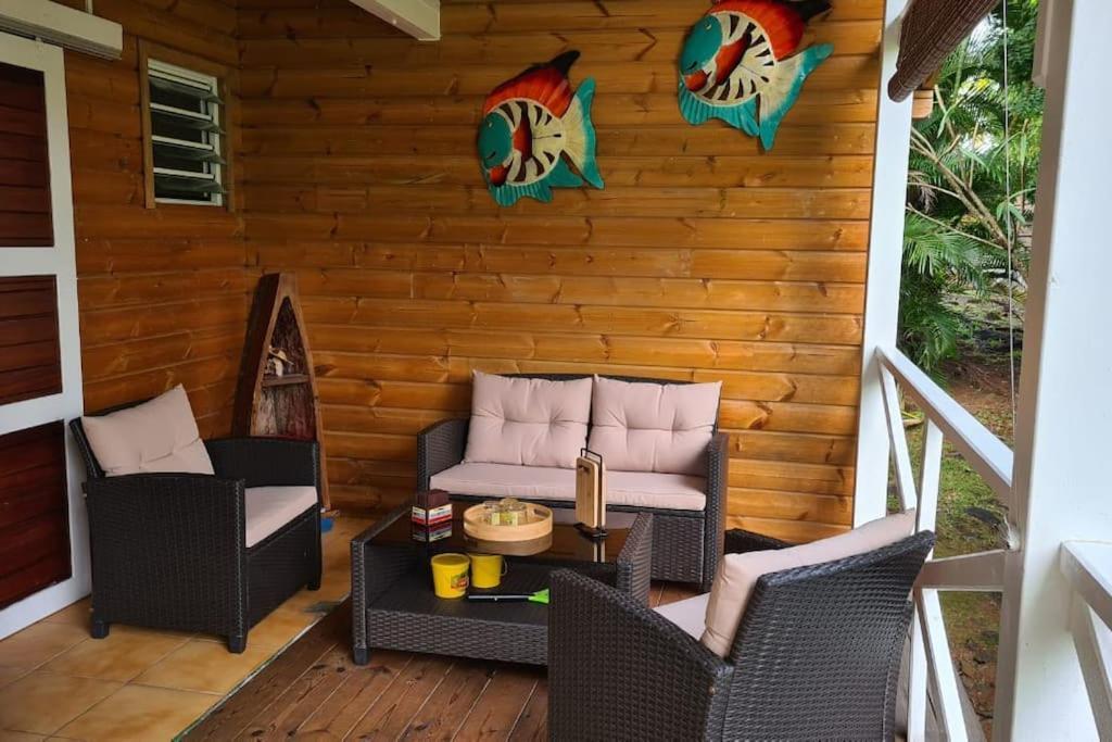 Grand Bungalow Avec Piscine Et Vue Mer Bouillante Buitenkant foto