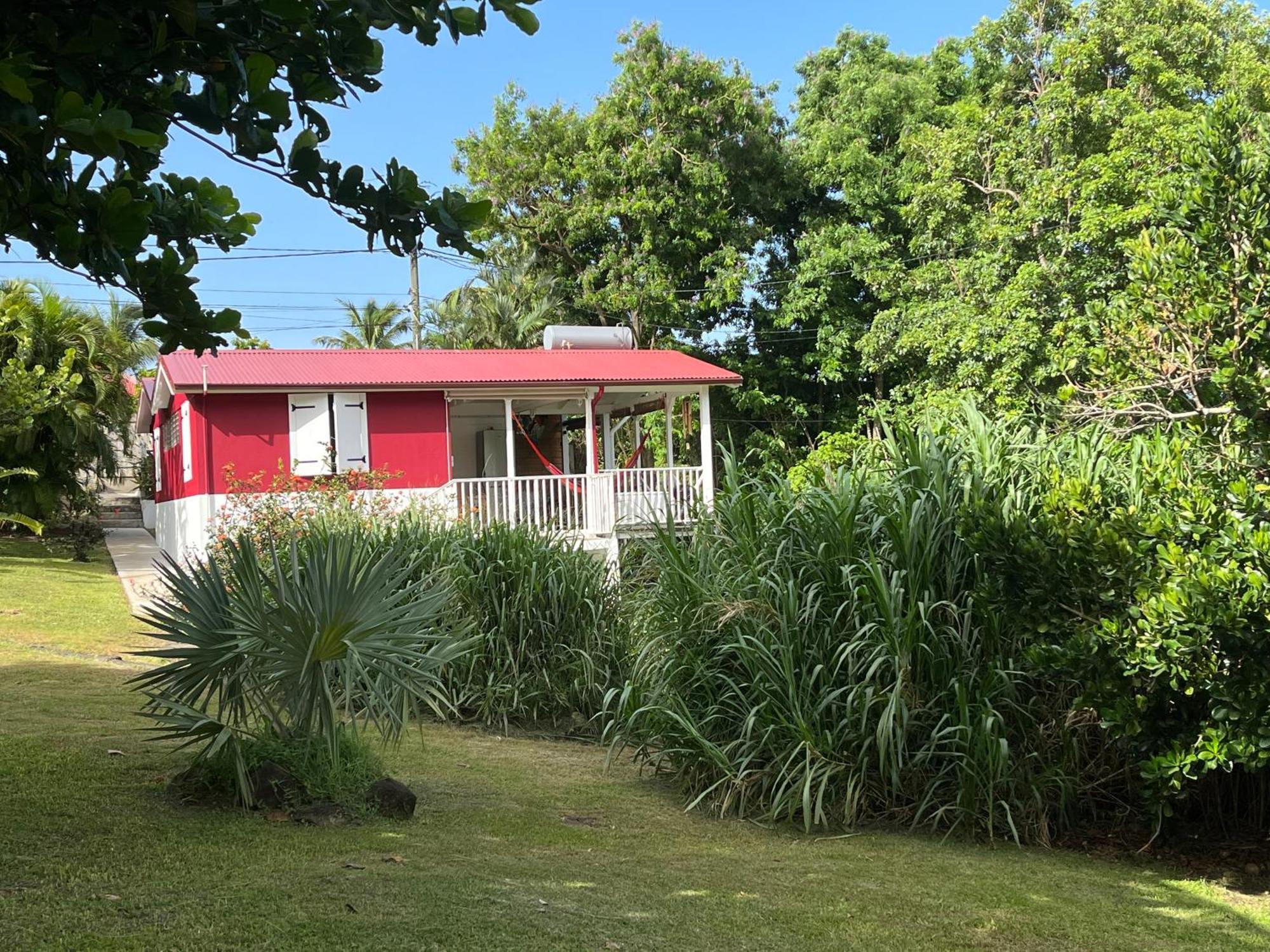 Grand Bungalow Avec Piscine Et Vue Mer Bouillante Buitenkant foto